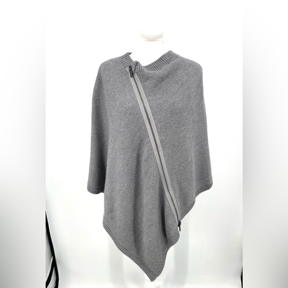 Lululemon On the Go Poncho - grey